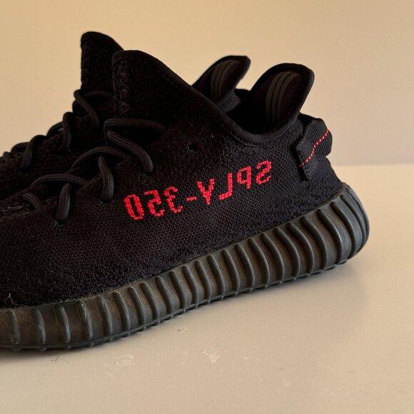 Yeezy Boost 350 V2 Bred Adidas sneakers - Men’s 9 US  100% AUTHENTIC - Picture 2 of 9